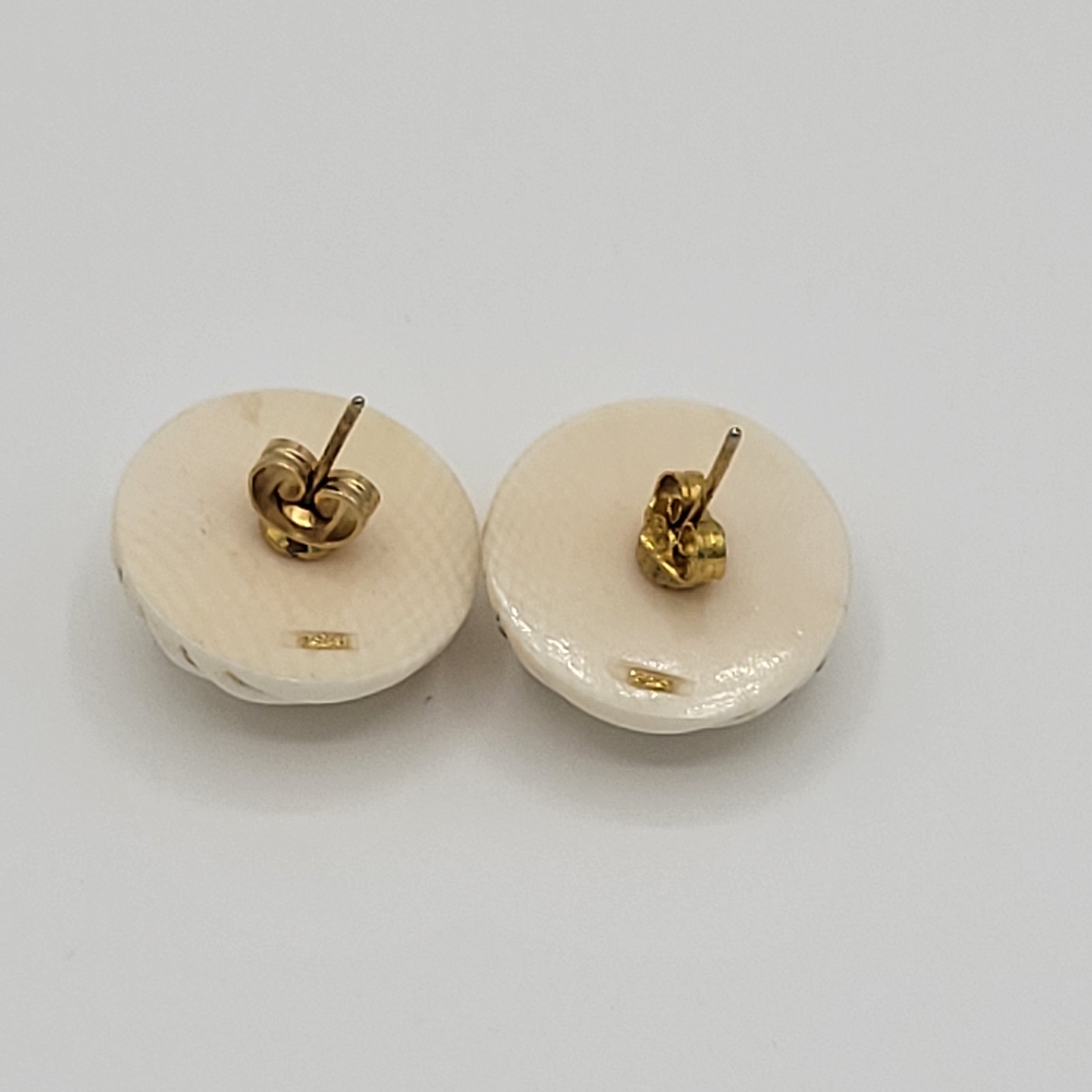 Vintage Cream 14K Yellow Gold lined Circle Domed Stud Earrings - Picture 11 of 13